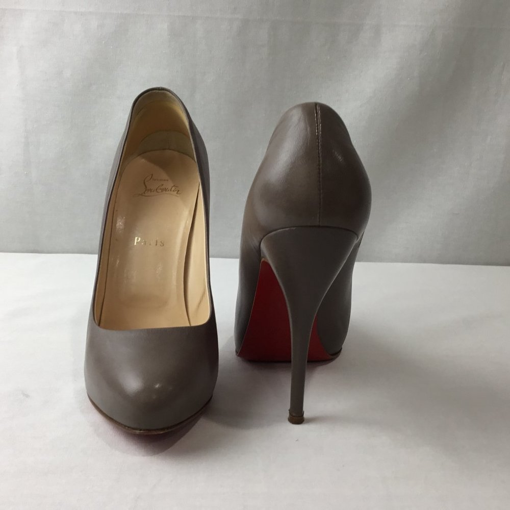 CHRISTIAN LOUBOUTIN Leather Round-Toe Pumps